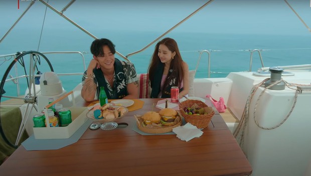 Sân khấu ướt át đỏ mặt của Sunmi hot trở lại, hóa ra dancer chính là chàng tắm chung với cô nàng hot nhất show Địa Ngục Độc Thân! - Ảnh 1. Sân khấu ướt át đỏ mặt của Sunmi hot trở lại, hóa ra dancer chính là chàng tắm chung với cô nàng hot nhất show Địa Ngục Độc Thân! - Ảnh 1.