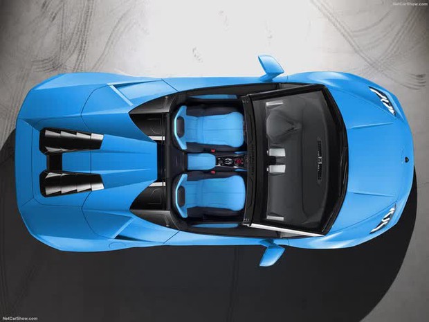 Lamborghini Huracan Spyder độc nhất Việt Nam bị bỏ quên hơn 5 tháng tại cảng Tiên Sa, giá trị không dưới 10 tỷ đồng - Ảnh 5. Lamborghini Huracan Spyder độc nhất Việt Nam bị bỏ quên hơn 5 tháng tại cảng Tiên Sa, giá trị không dưới 10 tỷ đồng - Ảnh 5.