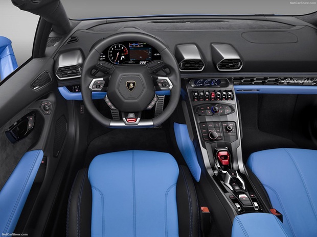 Lamborghini Huracan Spyder độc nhất Việt Nam bị bỏ quên hơn 5 tháng tại cảng Tiên Sa, giá trị không dưới 10 tỷ đồng - Ảnh 6. Lamborghini Huracan Spyder độc nhất Việt Nam bị bỏ quên hơn 5 tháng tại cảng Tiên Sa, giá trị không dưới 10 tỷ đồng - Ảnh 6.