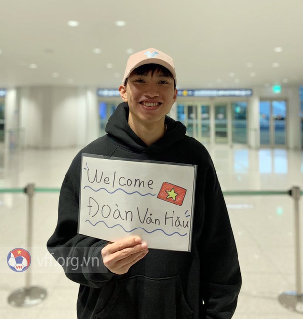 Văn Hậu không kịp về ăn Tết, thận trọng với khả năng dự SEA Games 31 - Ảnh 1. Văn Hậu không kịp về ăn Tết, thận trọng với khả năng dự SEA Games 31 - Ảnh 1.