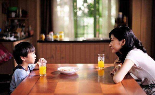 Con trai rỉ tai nói: Con sẽ kể cho mẹ một bí mật! - Nghe xong người mẹ hoảng hốt đưa con đến bệnh viện ngay - Ảnh 1. Con trai rỉ tai nói: Con sẽ kể cho mẹ một bí mật! - Nghe xong người mẹ hoảng hốt đưa con đến bệnh viện ngay - Ảnh 1.