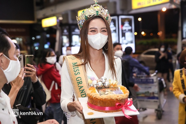 Thuỳ Tiên trở về Việt Nam, chị gái Đặng Thu Thảo lại đăng đàn mỉa mai nhưng nhất định không làm điều này? - Ảnh 6. Thuỳ Tiên trở về Việt Nam, chị gái Đặng Thu Thảo lại đăng đàn mỉa mai nhưng nhất định không làm điều này? - Ảnh 6.