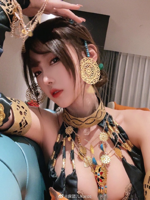 Cosplay nhân vật game cực sexy ngay trên sóng livestream, nữ streamer lập tức nhận donate tới tấp từ người xem - Ảnh 8.