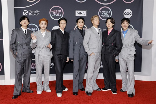 BTS bị mỉa mai sau khi Billboard đổi luật, fan đanh thép đáp trả lo cho idol trước đi đừng crush đậm sâu BTS nữa! - Ảnh 2. BTS bị mỉa mai sau khi Billboard đổi luật, fan đanh thép đáp trả lo cho idol trước đi đừng crush đậm sâu BTS nữa! - Ảnh 2.