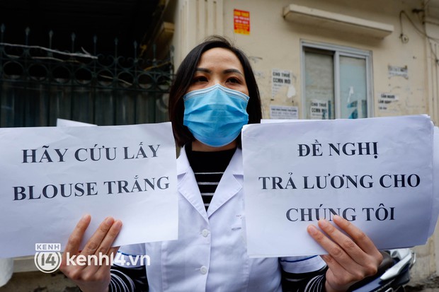 Những y bác sĩ Hà Nội bị nợ lương 8 tháng phải đi bán rau, vay nợ ngân hàng: Chúng tôi cảm thấy bị bỏ rơi ngay tại ngôi nhà của mình! - Ảnh 3. Những y bác sĩ Hà Nội bị nợ lương 8 tháng phải đi bán rau, vay nợ ngân hàng: Chúng tôi cảm thấy bị bỏ rơi ngay tại ngôi nhà của mình! - Ảnh 3.