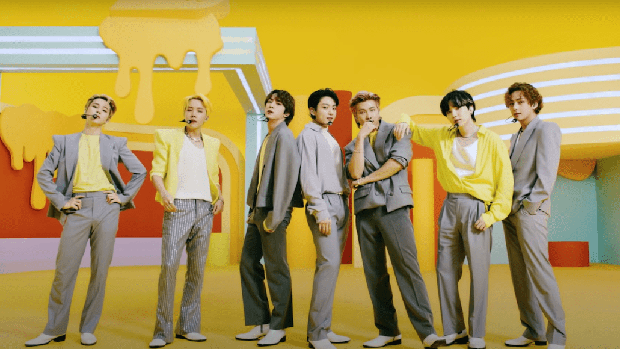 BTS bị mỉa mai sau khi Billboard đổi luật, fan đanh thép đáp trả lo cho idol trước đi đừng crush đậm sâu BTS nữa! - Ảnh 4. BTS bị mỉa mai sau khi Billboard đổi luật, fan đanh thép đáp trả lo cho idol trước đi đừng crush đậm sâu BTS nữa! - Ảnh 4.