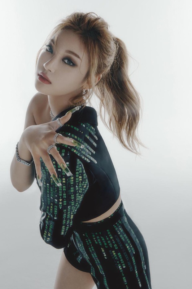Thành viên aespa vịt hoá thiên nga: Có nét lai giữa Jennie (BLACKPINK) và Jihyo (TWICE), không còn là lỗ hổng nhan sắc SM! - Ảnh 9. Thành viên aespa vịt hoá thiên nga: Có nét lai giữa Jennie (BLACKPINK) và Jihyo (TWICE), không còn là lỗ hổng nhan sắc SM! - Ảnh 9.