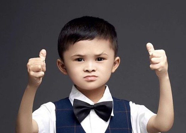 Cậu bé trở thành cỗ máy kiếm tiền nhờ giống hệt Jack Ma 6 năm trước: 14 tuổi vẫn không biết chữ, hình ảnh hiện tại quá xót xa - Ảnh 5. Cậu bé trở thành cỗ máy kiếm tiền nhờ giống hệt Jack Ma 6 năm trước: 14 tuổi vẫn không biết chữ, hình ảnh hiện tại quá xót xa - Ảnh 5.