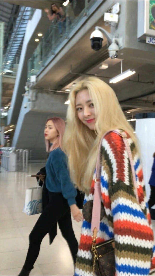Team qua đường tóm gọn dàn nữ thần Kpop: Jisoo - Irene lên hàng thánh, body mlem của Jennie đọ không nổi Sulli đẹp huyền thoại - Ảnh 18. Team qua đường tóm gọn dàn nữ thần Kpop: Jisoo - Irene lên hàng thánh, body mlem của Jennie đọ không nổi Sulli đẹp huyền thoại - Ảnh 18.