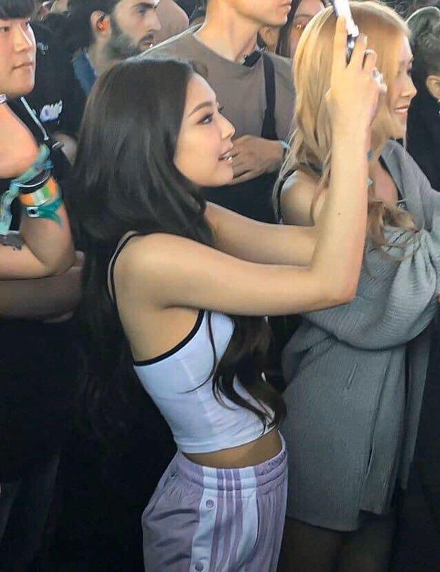 Team qua đường tóm gọn dàn nữ thần Kpop: Jisoo - Irene lên hàng thánh, body mlem của Jennie đọ không nổi Sulli đẹp huyền thoại - Ảnh 6. Team qua đường tóm gọn dàn nữ thần Kpop: Jisoo - Irene lên hàng thánh, body mlem của Jennie đọ không nổi Sulli đẹp huyền thoại - Ảnh 6.
