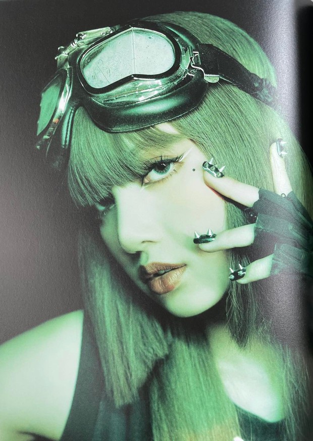 Wash your eyes with Lisa's photobook: Truly the most beautiful face in the world is different!  - Photo 8.