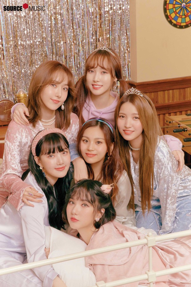 Ngày debut của em gái BTS đang đến gần: Tên nhóm như thơ như hoa và đội hình full visual, tính làm IZ*ONE phiên bản mới? - Ảnh 12. Ngày debut của em gái BTS đang đến gần: Tên nhóm như thơ như hoa và đội hình full visual, tính làm IZ*ONE phiên bản mới? - Ảnh 12.