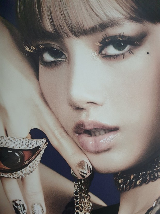 Wash your eyes with Lisa's photobook: Truly the most beautiful face in the world is different!  - Photo 7.