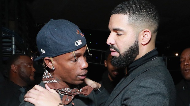 Năm xui tháng hạn của Drake: Tháng trước bị vạ lây vì concert gây chết hàng chục người, tháng này bị kiện vì đổ tương ớt vào bao cao su - Ảnh 5. Năm xui tháng hạn của Drake: Tháng trước bị vạ lây vì concert gây chết hàng chục người, tháng này bị kiện vì đổ tương ớt vào bao cao su - Ảnh 5.