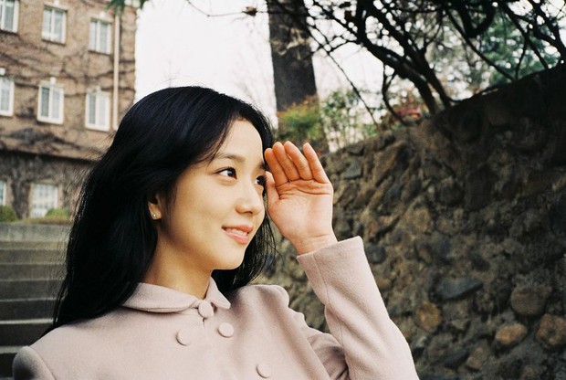 Jisoo (BLACKPINK) và Jung Hae In có động thái táo bạo giữa nghi vấn hẹn hò, công khai mối quan hệ tới nơi rồi? - Ảnh 6.