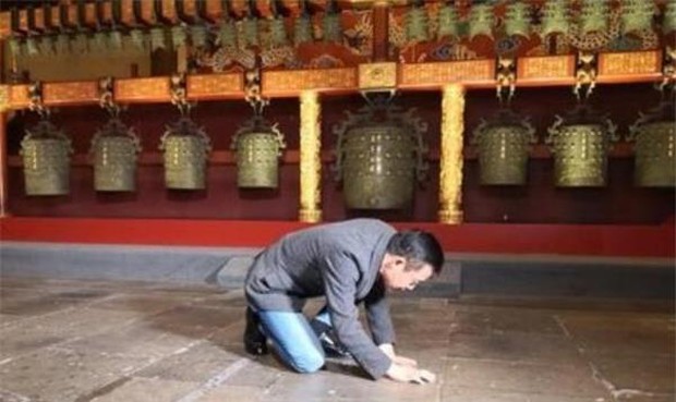 Sàn gạch trong Tử Cấm Thành bị hỏng, chuyên gia tới tu sửa mới phát hiện bí mật kinh ngạc: Trái tim hoàng đế quả thật tàn nhẫn! - Ảnh 5. Sàn gạch trong Tử Cấm Thành bị hỏng, chuyên gia tới tu sửa mới phát hiện bí mật kinh ngạc: Trái tim hoàng đế quả thật tàn nhẫn! - Ảnh 5.