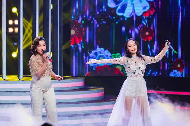 Mỹ Linh tiếp tuc song ca cùng con gái Mỹ Anh hát nhạc xuân, liệu có tiết mục nhai đầu nào nữa không? - Ảnh 3. Mỹ Linh tiếp tuc song ca cùng con gái Mỹ Anh hát nhạc xuân, liệu có tiết mục nhai đầu nào nữa không? - Ảnh 3.
