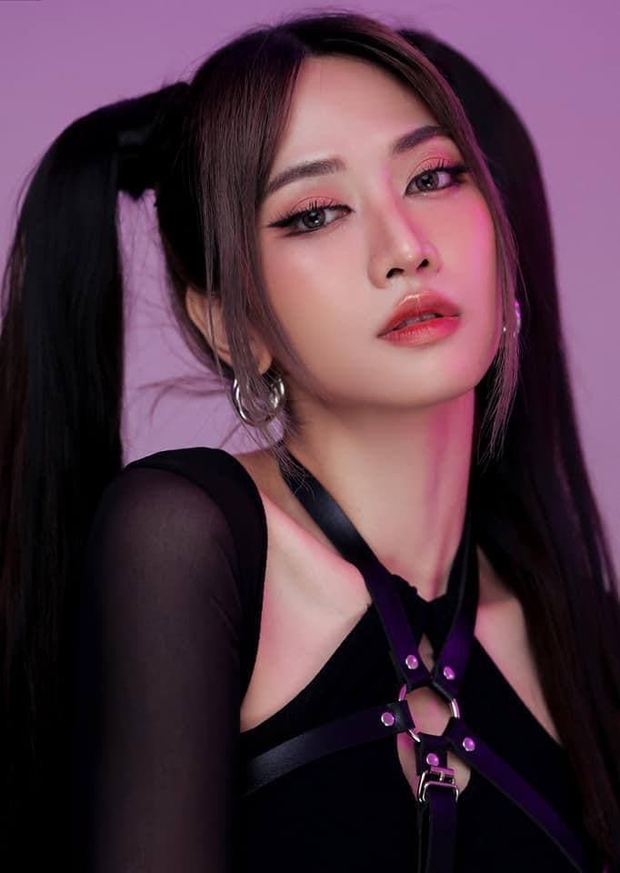 2 hot TikToker gây choáng khi thi Hoa hậu, netizen kiểu: Không biết chị có lè lưỡi lúc đi casting không? - Ảnh 5. 2 hot TikToker gây choáng khi thi Hoa hậu, netizen kiểu: Không biết chị có lè lưỡi lúc đi casting không? - Ảnh 5.
