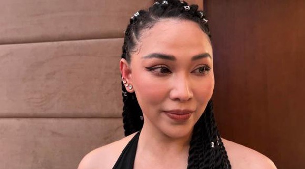 Quỳnh Thư: Với tôi, trên 1 trận đấu tình trường, người nào không được yêu thì là người thứ 3 - Ảnh 2. Quỳnh Thư: Với tôi, trên 1 trận đấu tình trường, người nào không được yêu thì là người thứ 3 - Ảnh 2.