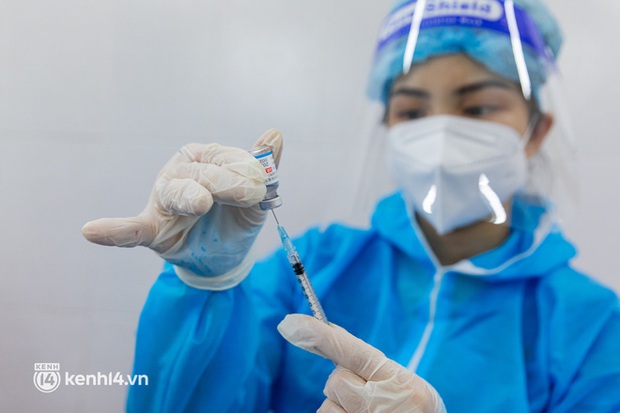 Bác sĩ Trương Hữu Khanh: Không nên vội tiêm vaccine cho trẻ từ 5-11 tuổi - Ảnh 1.