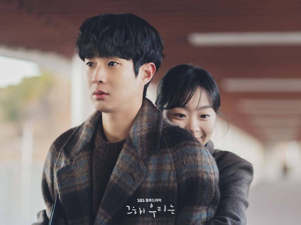 Có mấy cặp đôi phim Hàn thích ngược nhau tơi bời: Khổ nhất là Jisoo (BLACKPINK), yêu Jung Hae In mà toàn bị dọa giết - Ảnh 7.