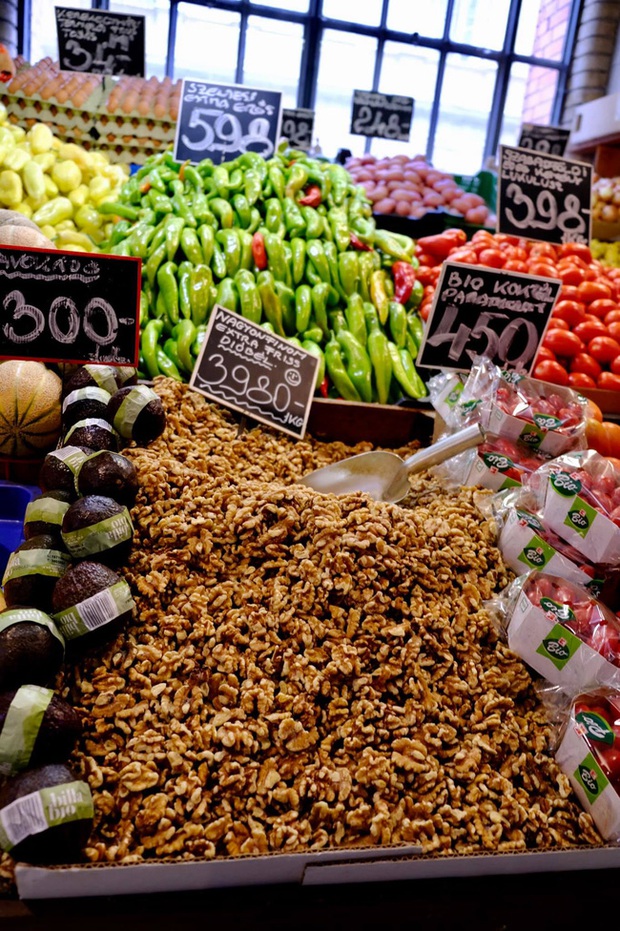 Người Việt kể chuyện đi Chợ Lớn ở Hungary, nhìn những gian hàng choáng ngợp mà cảm giác thân thuộc như Sài Gòn quê mình - Ảnh 5. Người Việt kể chuyện đi Chợ Lớn ở Hungary, nhìn những gian hàng choáng ngợp mà cảm giác thân thuộc như Sài Gòn quê mình - Ảnh 5.