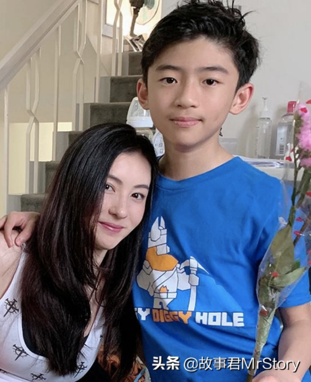 Nửa đêm Tạ Đình Phong tới nhà vợ cũ đưa 1000 tỷ đồng đòi quyền nuôi con, quý tử nói 1 câu khiến Trương Bá Chi khóc nức nở - Ảnh 4.