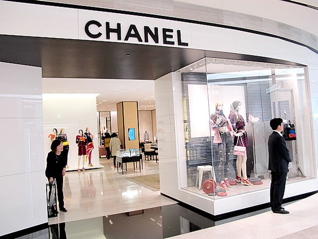 Tin buồn cho Chanel: Giới thượng lưu Hàn Quốc đang lật mặt với nhãn hàng này bởi 1 lý do trái khoáy - Ảnh 2. Tin buồn cho Chanel: Giới thượng lưu Hàn Quốc đang lật mặt với nhãn hàng này bởi 1 lý do trái khoáy - Ảnh 2.
