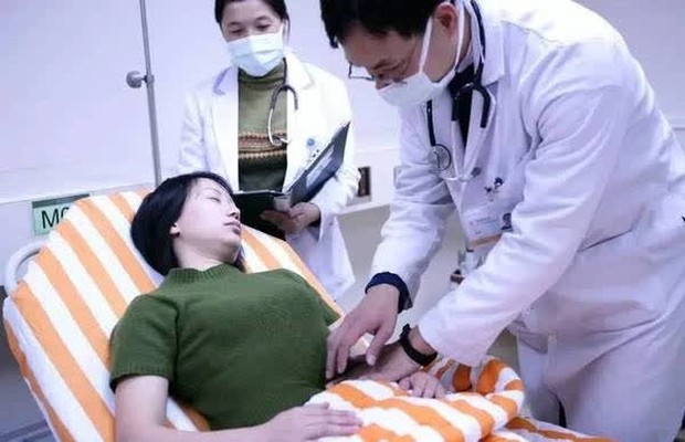 Nam thanh niên mọc mụn nước ở vùng kín, cùng bạn gái đi khám mới sững sờ phát hiện cả 2 cùng nhiễm virus HPV vì 2 thói quen phổ biến ở người trẻ - Ảnh 2. Nam thanh niên mọc mụn nước ở vùng kín, cùng bạn gái đi khám mới sững sờ phát hiện cả 2 cùng nhiễm virus HPV vì 2 thói quen phổ biến ở người trẻ - Ảnh 2.