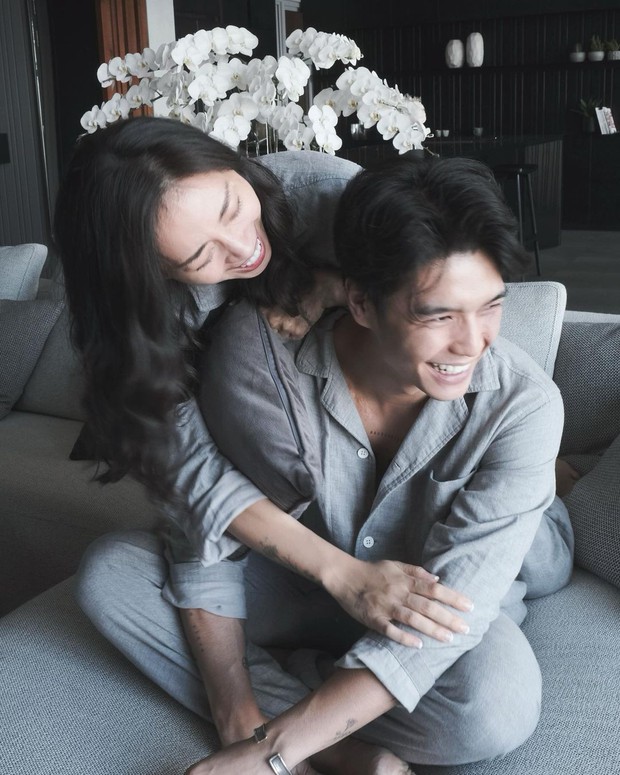 Chán chụp ảnh style bìa tạp chí, Ngô Thanh Vân và tình trẻ chuyển sang phong cách quýnh lộn: Yêu lâu nó thế! - Ảnh 4. Chán chụp ảnh style bìa tạp chí, Ngô Thanh Vân và tình trẻ chuyển sang phong cách quýnh lộn: Yêu lâu nó thế! - Ảnh 4.