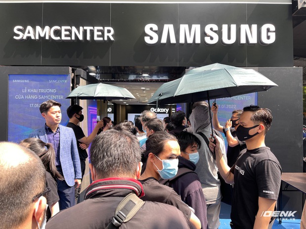 Khai trương chuỗi cửa hàng kiêm trung tâm CSKH của Samsung tại Việt Nam, đón khách với chuẩn Samsung toàn cầu - Ảnh 6.