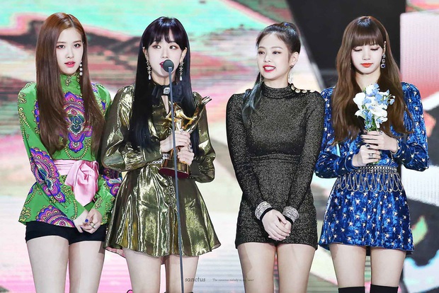 Nhìn aespa bị chỉ trích vô cảm, lại nhớ đến Jisoo (BLACKPINK): Mỹ nhân sắt đá nhất Kpop đây rồi, 6 năm debut chưa từng khóc? - Ảnh 2. Nhìn aespa bị chỉ trích vô cảm, lại nhớ đến Jisoo (BLACKPINK): Mỹ nhân sắt đá nhất Kpop đây rồi, 6 năm debut chưa từng khóc? - Ảnh 2.