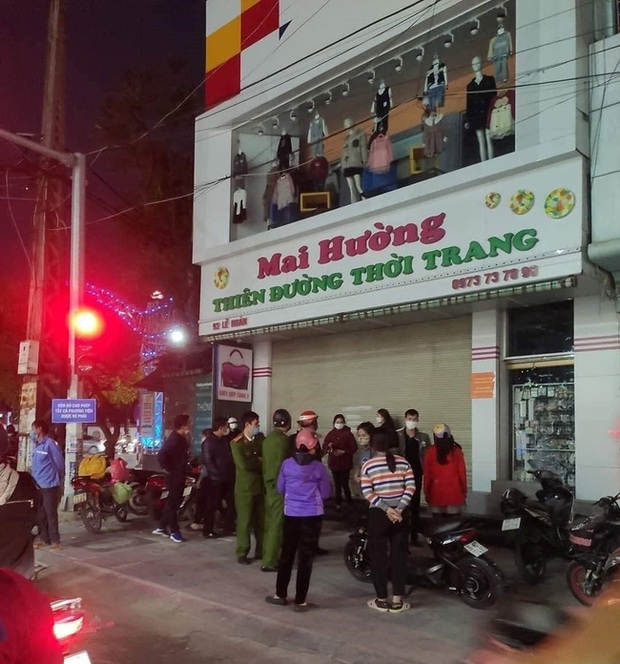 Sau vụ đánh đập, làm nhục nữ sinh ở Thanh Hóa, shop thời trang Mai Hường đã đóng cửa, treo biển thông báo nhượng cửa hàng - Ảnh 1.