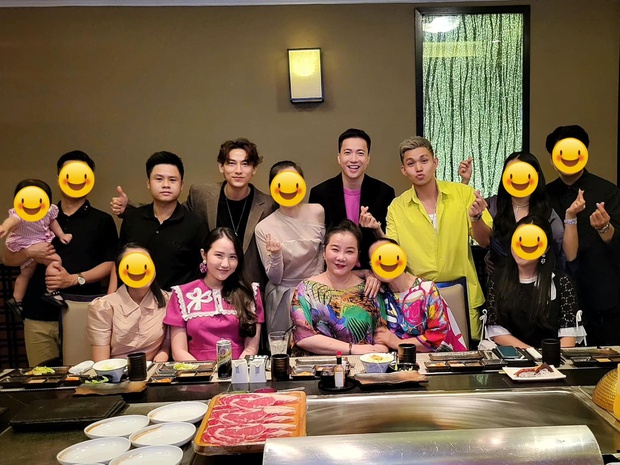 Vợ chồng TGĐ Phan Thành hiếm hoi lộ diện bên mẹ vợ quyền lực, nhan sắc phu nhân hào môn đánh bật khung hình - Ảnh 1. Vợ chồng TGĐ Phan Thành hiếm hoi lộ diện bên mẹ vợ quyền lực, nhan sắc phu nhân hào môn đánh bật khung hình - Ảnh 1.