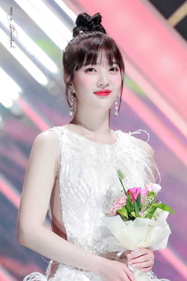 1 nữ thần “phá đảo” Seoul Music Awards, át cả Irene - Tzuyu: O ép vòng 1 nghẹt thở ở thảm đỏ, đến sân khấu là bung xoã luôn visual thiên tiên - Ảnh 2.