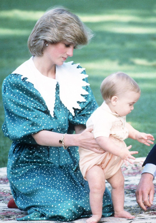4 báu vật quý giá mà Công chúa Charlotte thừa hưởng từ bà nội Diana, đến cả mẹ Kate cũng chưa từng được dùng - Ảnh 3.