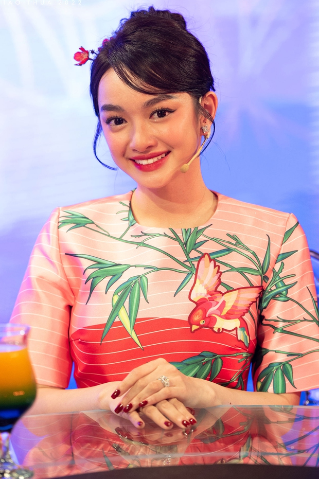 Hoa hậu Thùy Tiên, Thúy Ngân, Kaity Nguyễn, Khánh Vy cùng đọ sắc tại Sóng 22 - Ảnh 3.