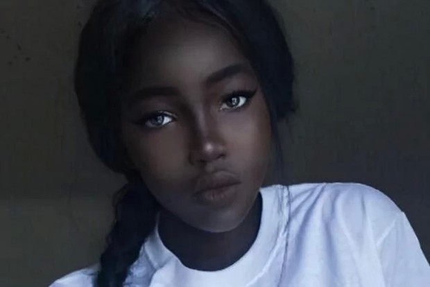Cô gái da đen đẹp nhất thế giới, đến mức bị cha mẹ cấm ra đường, sau 5 năm cuộc sống hiện tại giờ ra sao? - Ảnh 1.