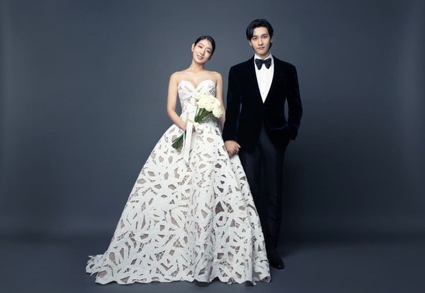 6 cái nhất của siêu đám cưới Park Shin Hye: Dàn khách toàn sao hạng A, chi phí khủng, hôn lễ hóa concert và màn dằn mặt tình cũ viral - Ảnh 2.