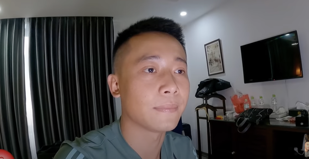Quang Linh Vlogs bất ngờ xin lỗi VTV và huỷ một loạt lịch trình tại Hà Nội, về quê ngay trong đêm để làm ngay 1 việc - Ảnh 2. Quang Linh Vlogs bất ngờ xin lỗi VTV và huỷ một loạt lịch trình tại Hà Nội, về quê ngay trong đêm để làm ngay 1 việc - Ảnh 2.