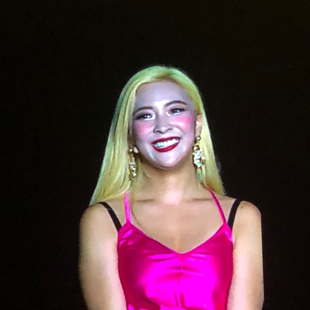 Tá hỏa với 10 thảm họa trang điểm Kpop: MAMAMOO - f(x) mặt trắng bệch như dọa ma, không nhận ra nam thần Kang Daniel - Minho (SHINee) - Ảnh 2. Tá hỏa với 10 thảm họa trang điểm Kpop: MAMAMOO - f(x) mặt trắng bệch như dọa ma, không nhận ra nam thần Kang Daniel - Minho (SHINee) - Ảnh 2.