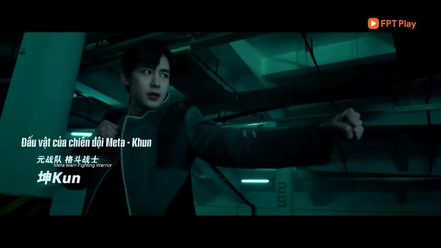 Trương Vệ Kiện gây cười khi để micro... vượt mặt trên show Trung Quốc - Ảnh 2. Trương Vệ Kiện gây cười khi để micro... vượt mặt trên show Trung Quốc - Ảnh 2.