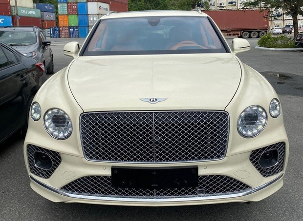 Đại gia Bắc Ninh chơi lớn chi 20 tỷ tậu xe sang Bentley làm quà tặng vợ dịp cuối năm - Ảnh 3.