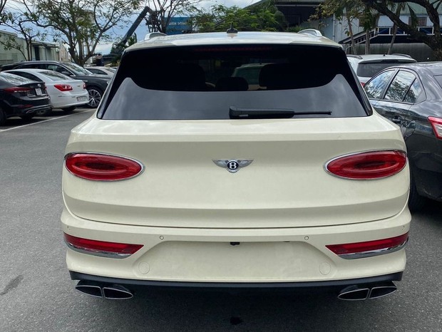 Đại gia Bắc Ninh chơi lớn chi 20 tỷ tậu xe sang Bentley làm quà tặng vợ dịp cuối năm - Ảnh 4.