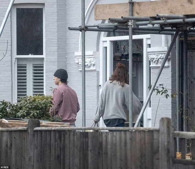 Tóm gọn Nhện nhọ Tom Holland đưa bạn gái minh tinh về nhà riêng, mới 26 tuổi mà đã có siêu xe gần 3 tỷ chở người yêu rồi! - Ảnh 8.