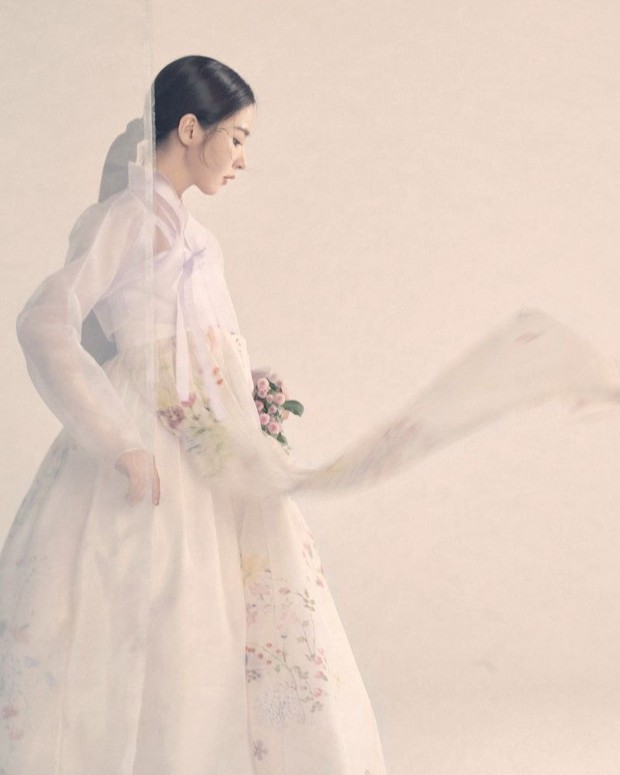Năm mới cùng ngắm những nữ thần Hanbok xứ Hàn: Suzy - Kim Yoo Jung quá đẹp nhưng không thể vượt qua tường thành Lee Young Ae - Ảnh 25.