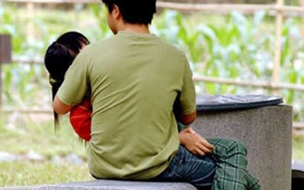 Bé gái nhiều lần gặp ác mộng khi mơ thấy anh trai, hậu quả tố cáo việc làm đồi bại của gã anh đối với đứa trẻ - Ảnh 1. Bé gái nhiều lần gặp ác mộng khi mơ thấy anh trai, hậu quả tố cáo việc làm đồi bại của gã anh đối với đứa trẻ - Ảnh 1.