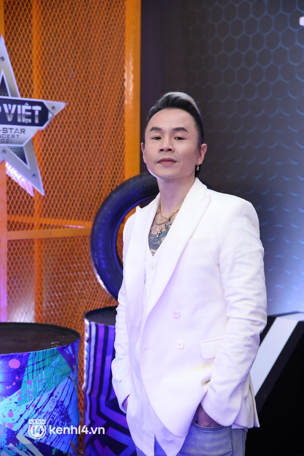 Thảm đỏ Chung kết Rap Việt: Binz, Karik siêu điển trai, Trấn Thành nổi bần bật nhờ 1 chi tiết khác biệt - Ảnh 8.