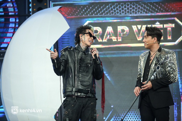 tlinh trở lại Rap Việt sau hơn 1 năm, ngoại hình thay đổi thế nào sau nghi vấn sửa mũi? - Ảnh 12. tlinh trở lại Rap Việt sau hơn 1 năm, ngoại hình thay đổi thế nào sau nghi vấn sửa mũi? - Ảnh 12.
