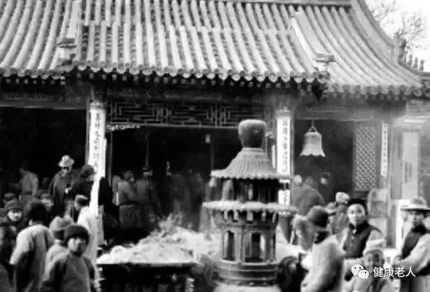 Ảnh hiếm Tết thời nhà Thanh 100 năm trước: Phố xá hân hoan, nam thanh nữ tú nô nức đi chơi nhộn nhịp chẳng kém gì bây giờ - Ảnh 16. Ảnh hiếm Tết thời nhà Thanh 100 năm trước: Phố xá hân hoan, nam thanh nữ tú nô nức đi chơi nhộn nhịp chẳng kém gì bây giờ - Ảnh 16.